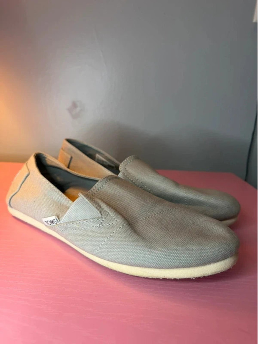 TOMS Classic Gray Canvas Slip On Shoes Women’s Size 8
